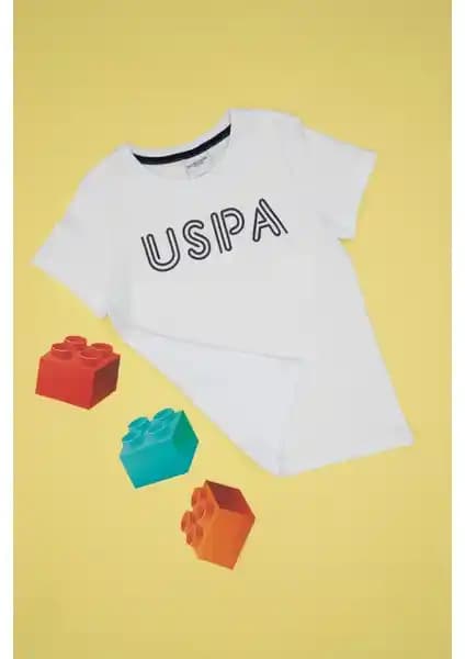 U.S. Polo Assn. Erkek Çocuk Tişörtleri Karşılaştırması: Beyaz Basic ve Siyah Grafik Modelleri