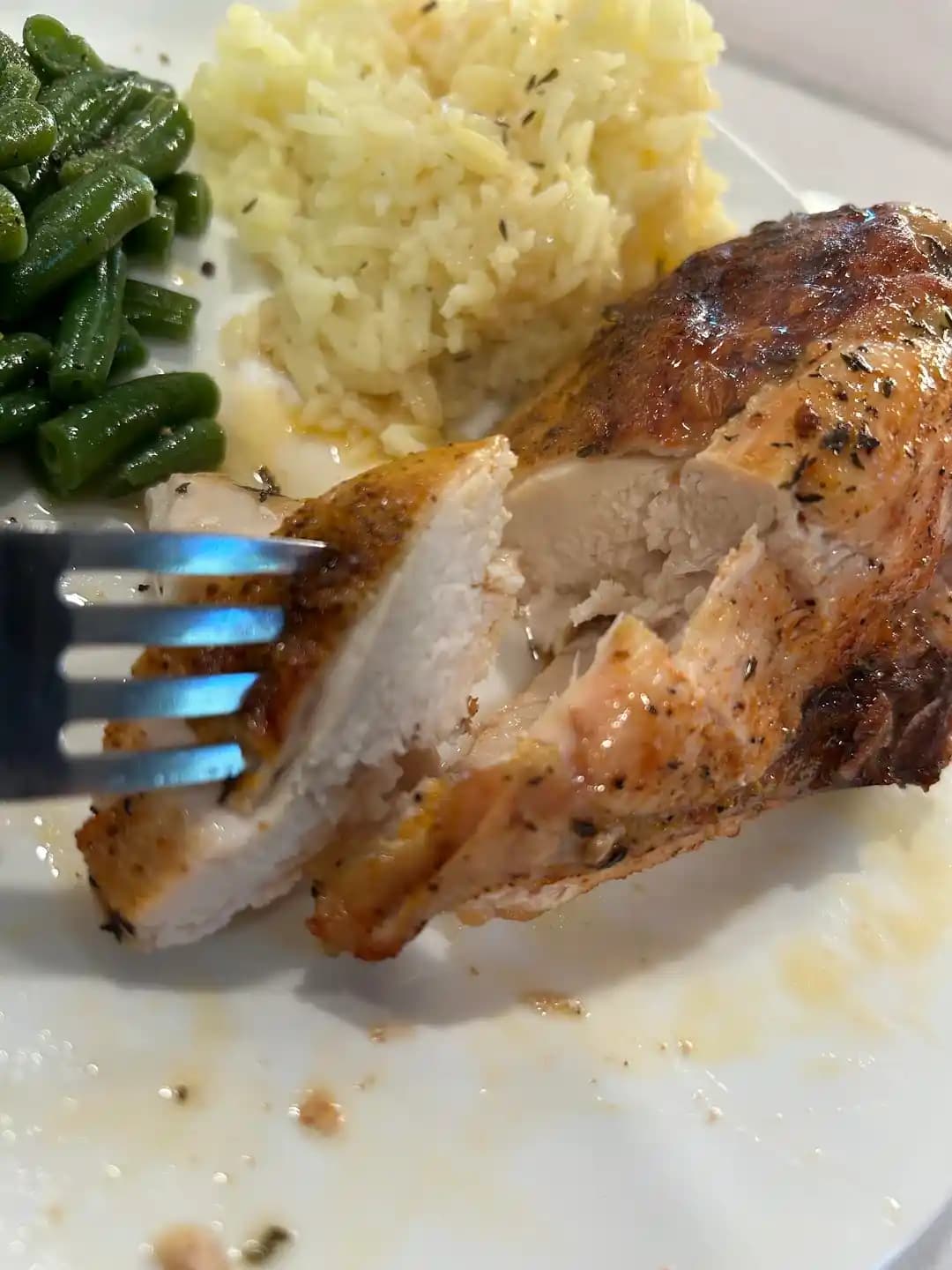 Döküm Demir Tavada Tüm Tavuk Parçalarının Doğru Pişirme Teknikleri ve İpuçları