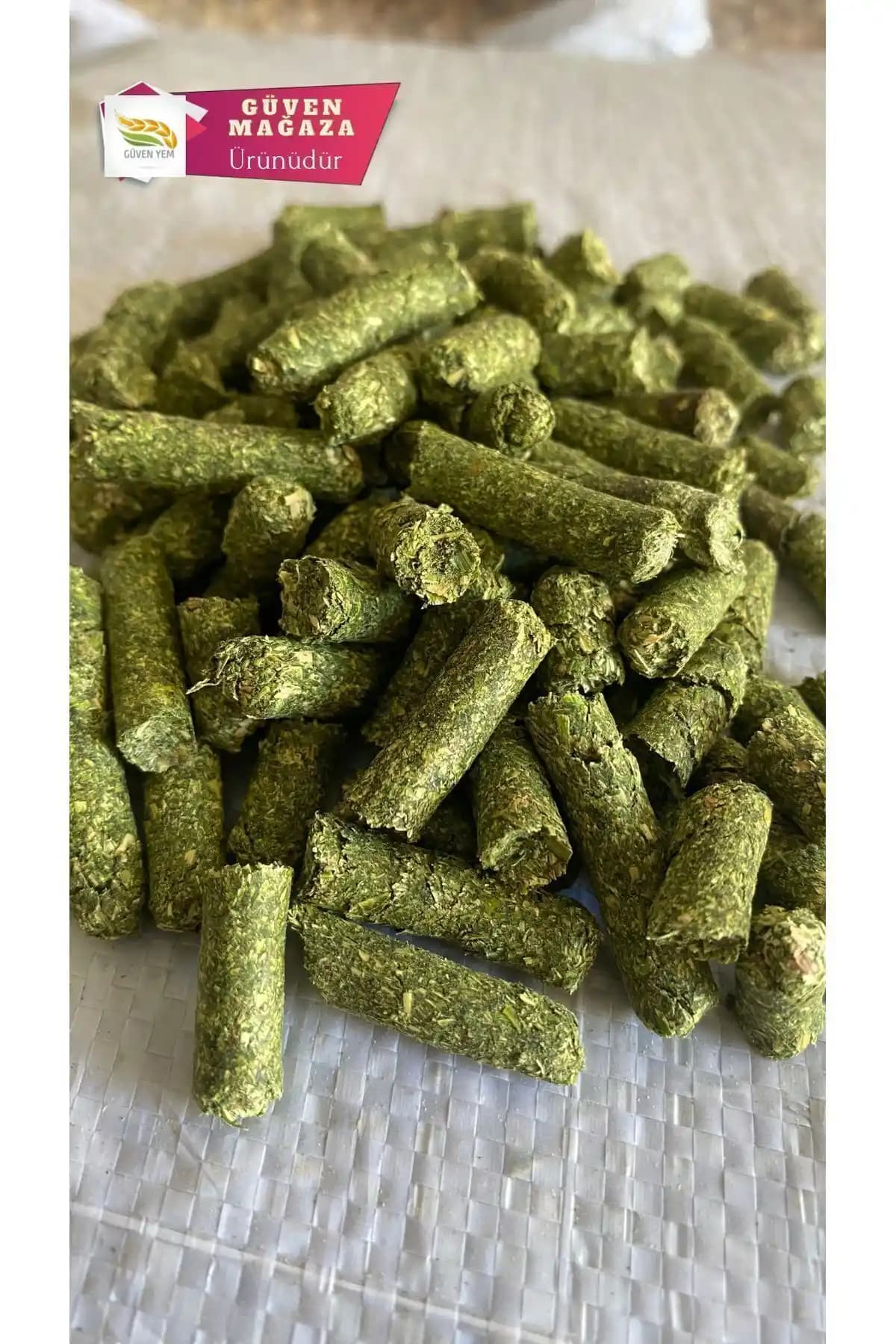 Güven Yem Yonca Peleti Kemirgenler İçin Sağlıklı ve Dengeli Beslenme Kaynağı