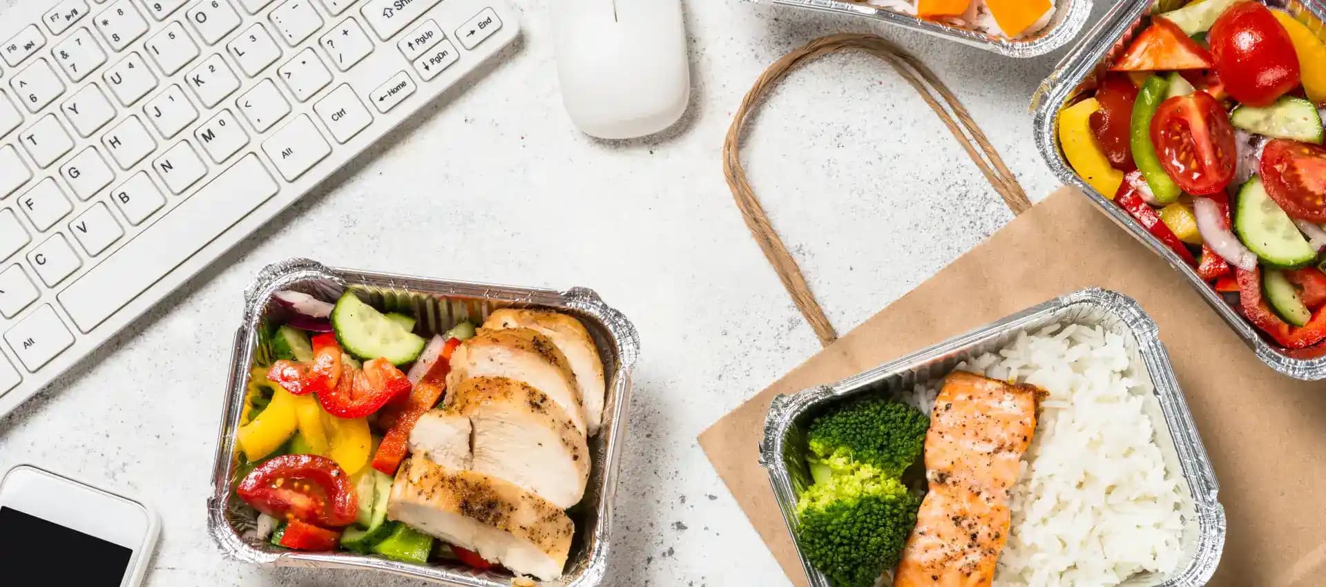 İş Yerinde Kolay Hazırlanan Yüksek Lifli Öğle Yemekleri ve Pratik Beslenme Önerileri