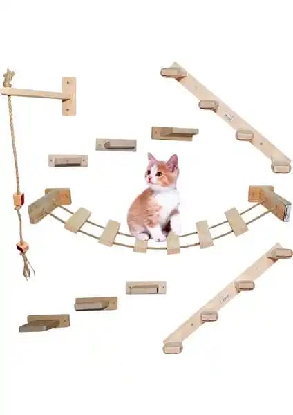 Kedi Oyuncakları ve Tırmalama Ürünleri Karşılaştırması: Malzeme, Kullanım ve Dayanıklılık Analizi