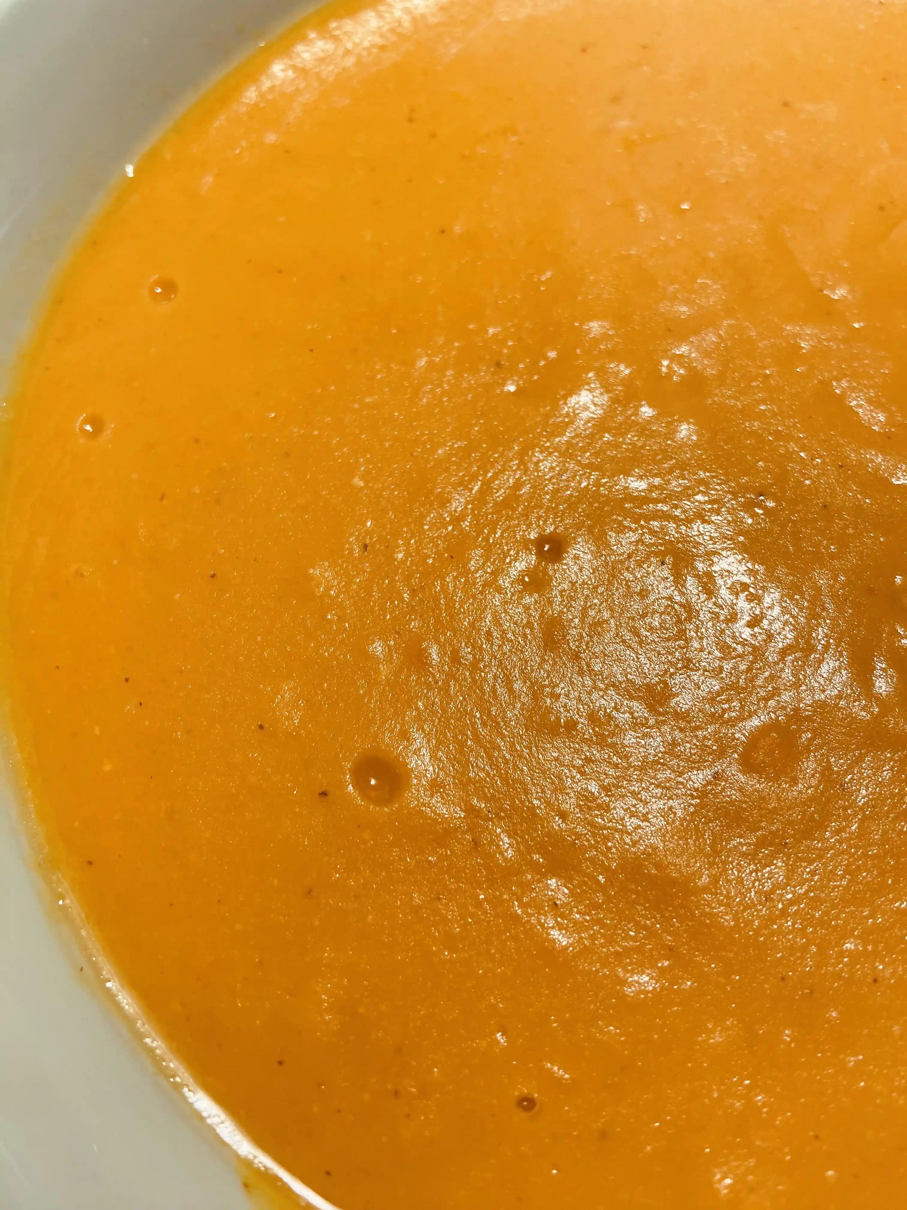 Kırmızı Mercimekli Havuç ve Zencefil Çorbası: Ekonomik ve Besleyici Tarifin Detayları