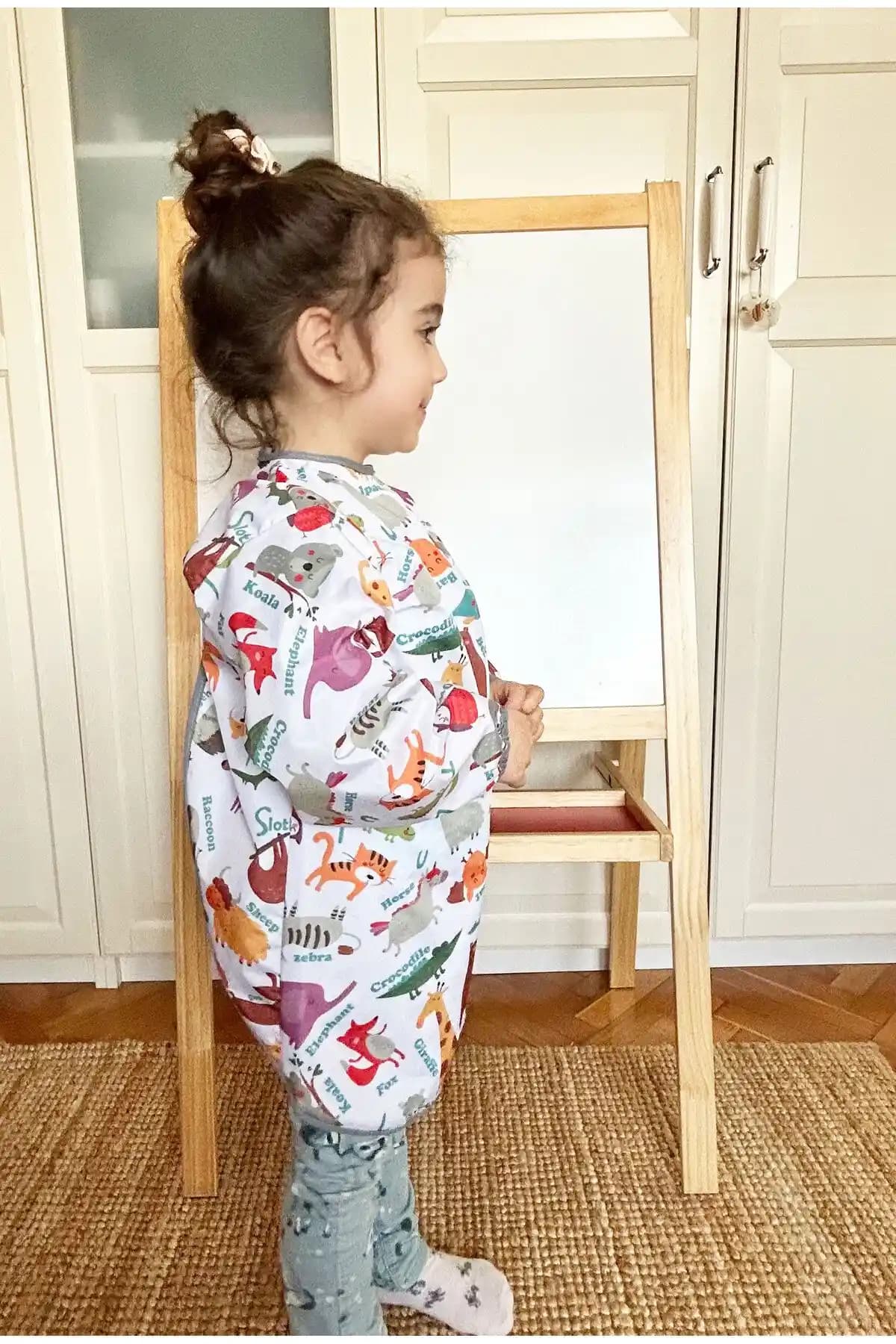 Yorni Çocuk Faaliyet Önlüğü 4-7 Yaş için Su Geçirmez, Rahat ve Güvenli Tasarım