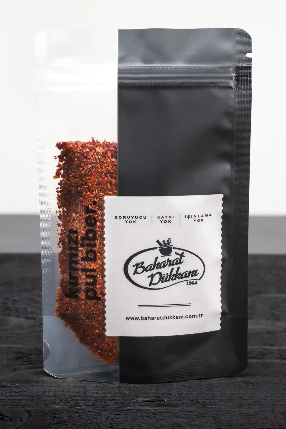 Baharat Dükkanı Kırmızı Pul Biberi: Doğal, Hafif Acı ve Yüksek Kaliteli Baharat Seçeneği