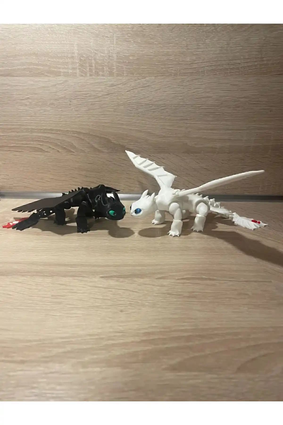 Alpinyo'nun 3D Craft Siyah Ejderha Figürü: Detaylı ve Dayanıklı Koleksiyon Parçası