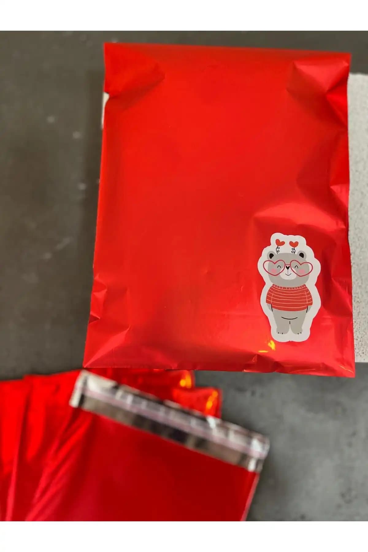 Meyofficial Kırmızı Lüks Hediye Paketi: Estetik ve Fonksiyonellik Bir Arada