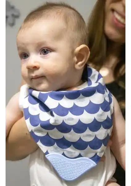 Bebekler İçin Diş Çıkarma ve Mama Yeme Süreçlerinde Kullanılan Önlük Modellerinin Karşılaştırması