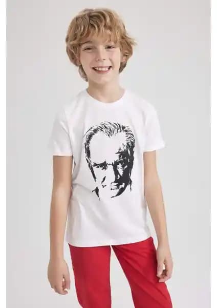 DeFacto ve Kinderos Çocuk Tişörtleri Karşılaştırması Atatürk ve Türk Bayraklı Modeller