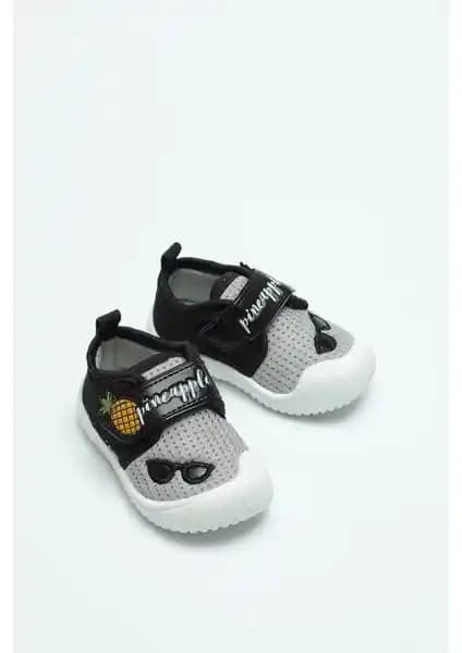 Gezer Yazlık Keten Bebek ve Polaris Siyah Erkek Çocuk Sneaker Karşılaştırması