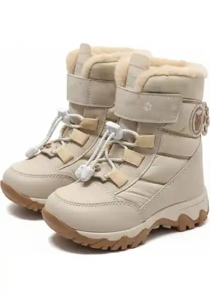 Kız Çocuk Kışlık Botları Karşılaştırması: Dayanıklılık ve Eğlence Özellikleri