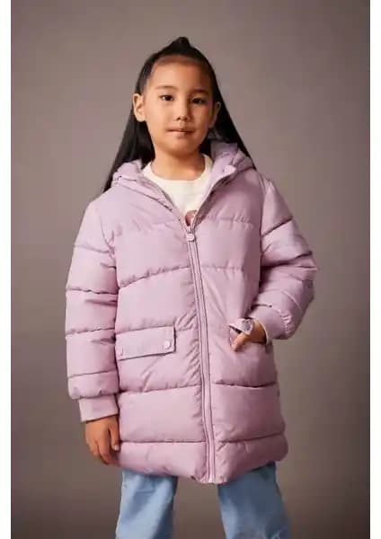 Kız Çocuklar İçin En İyi Kış Montları DeFacto ve Koton Modellerinin Karşılaştırması