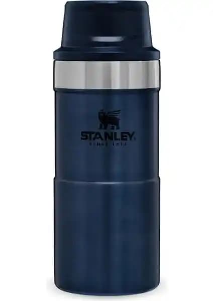 Stanley Classic Trigger Action Termos Karşılaştırması 0,35 L Siyah ve 0,47 L Yeşil Modeller