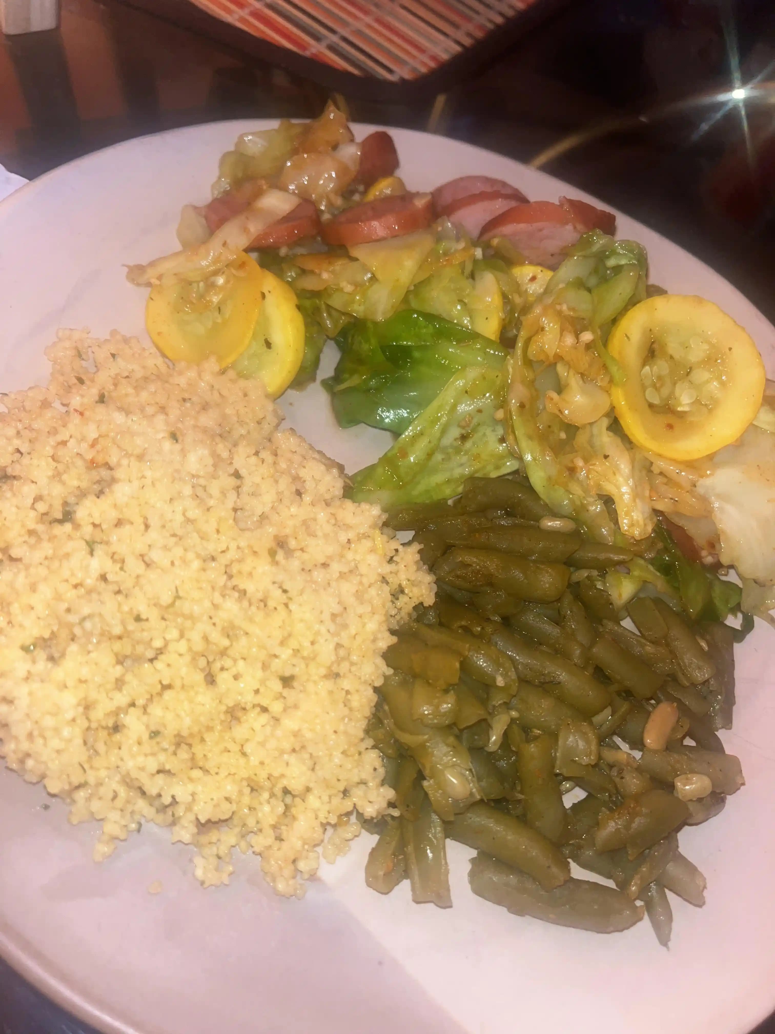 12 Doların Altında Ekonomik ve Lezzetli Polska Kielbasa ile Kuskuslu Yemek Tarifi