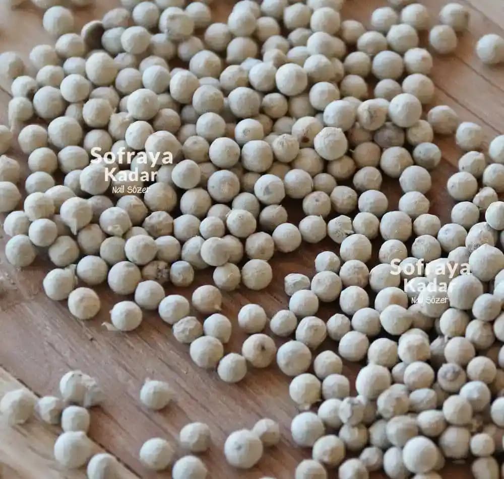 Beyaz Karabiberin Mutfaktaki Kullanım Alanları ve Lezzet Profili Üzerine Detaylı İnceleme