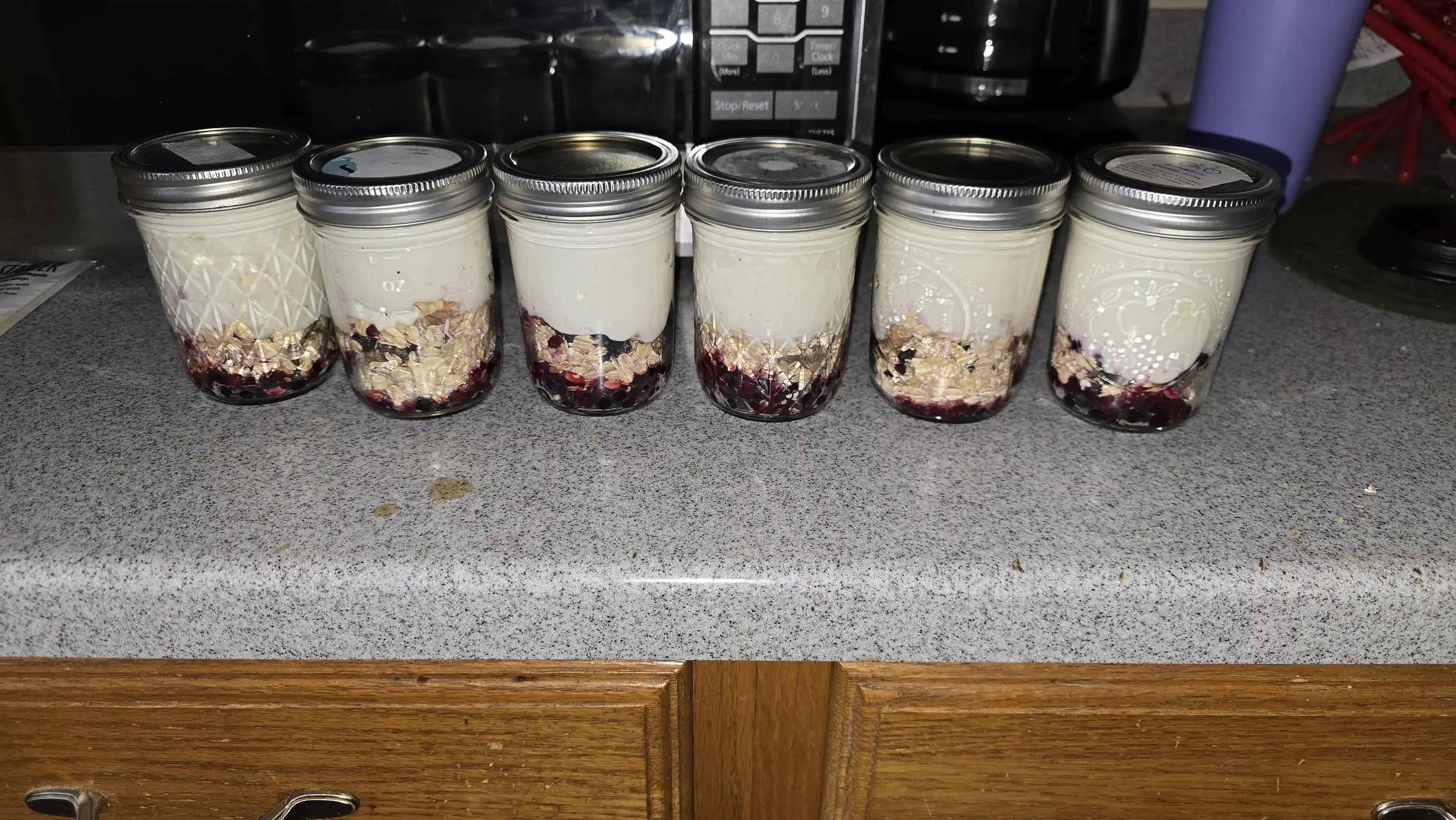 Ev Yapımı Yoğurt Parfaitleri: Maliyet, İçerik ve Organik Ürünlerin Gerçekleri Üzerine Analiz