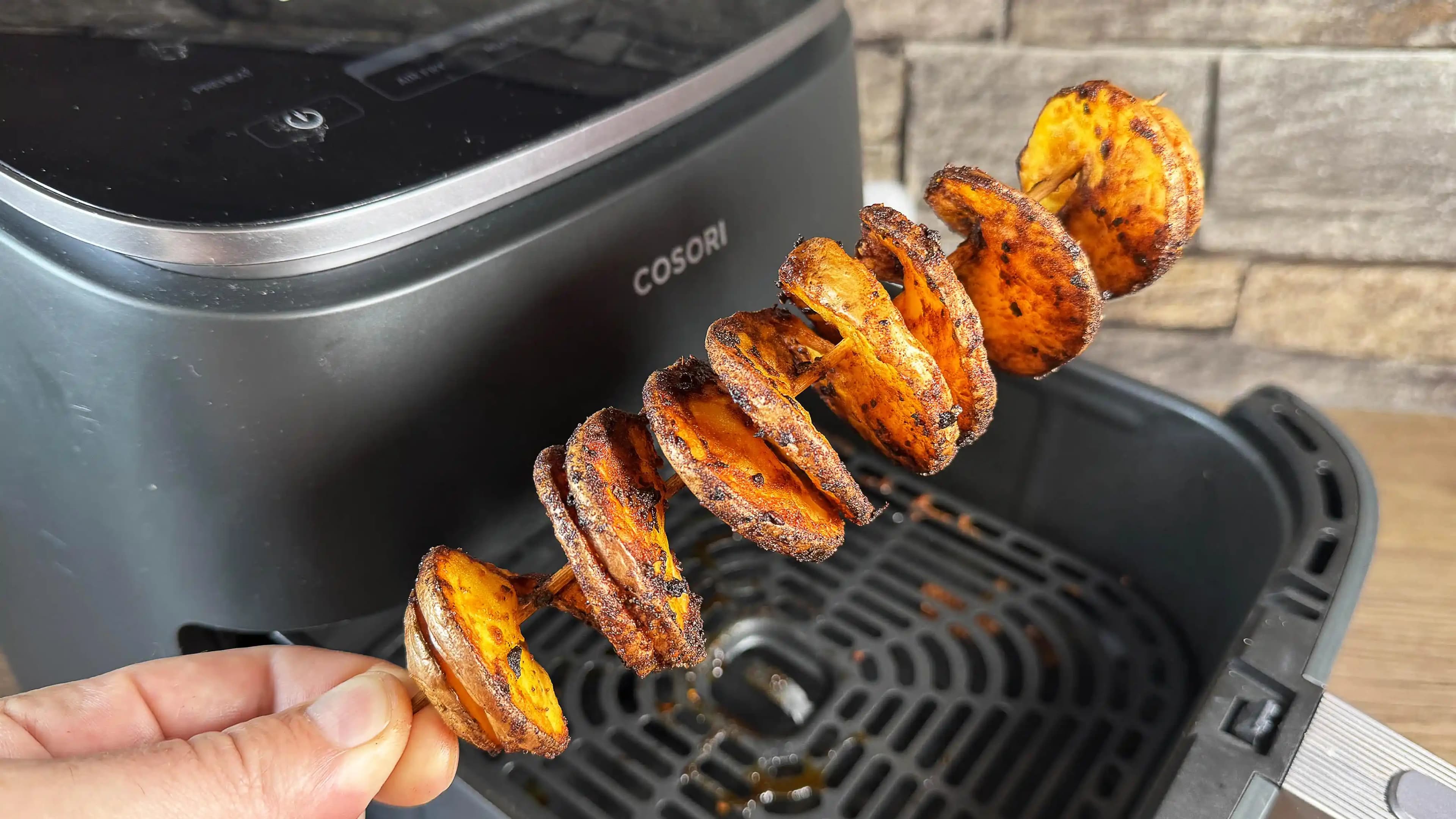 Evde Tornado Patates Nasıl Yapılır? Spiral Kesim ve Baharatlarla Lezzetli Atıştırmalık