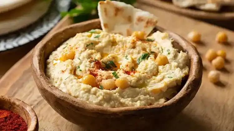 Humus ile Uyumlu Yemekler ve Kullanım Önerileri: Çok Yönlü Lezzet ve Beslenme
