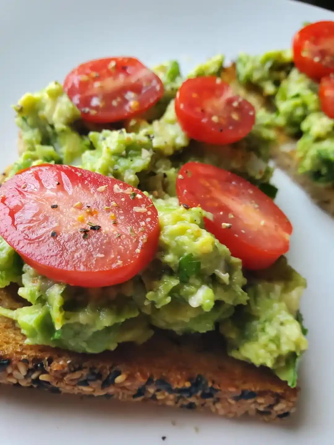Avokado ve Domatesle Ekonomik Guacamole Tarifi ve Bölgesel Fiyat Analizi
