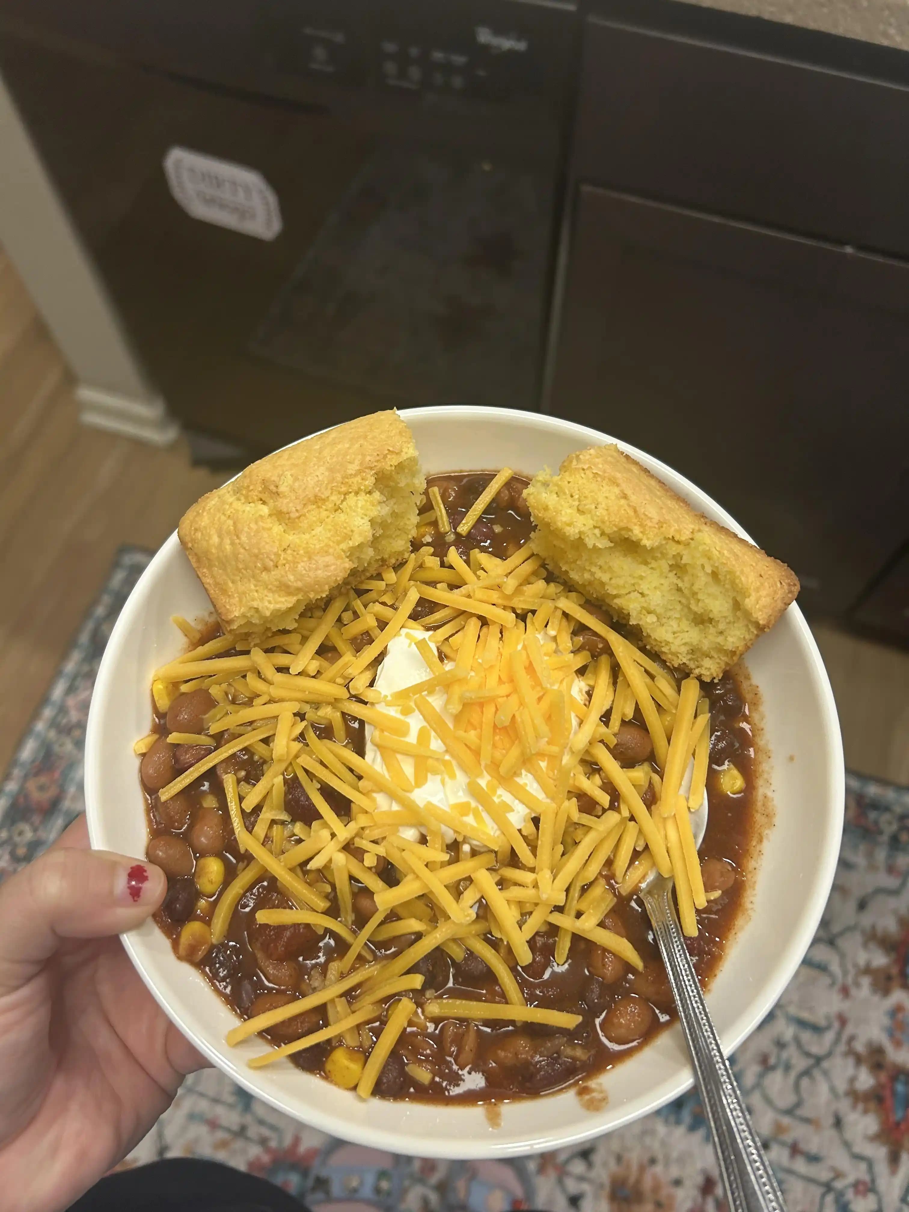 Klasik 3 Fasulye Chili Tarifi: Besleyici, Ekonomik ve Bölgesel Tartışmalarla Zenginleşen Yemek