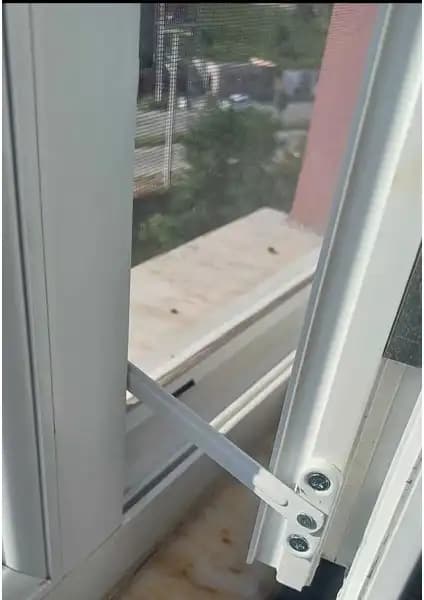 Huzuraks Vasistas Pencere Kilidi ve Vivyan PVC Kapı Pencere Emniyet Kilidi Karşılaştırması 1