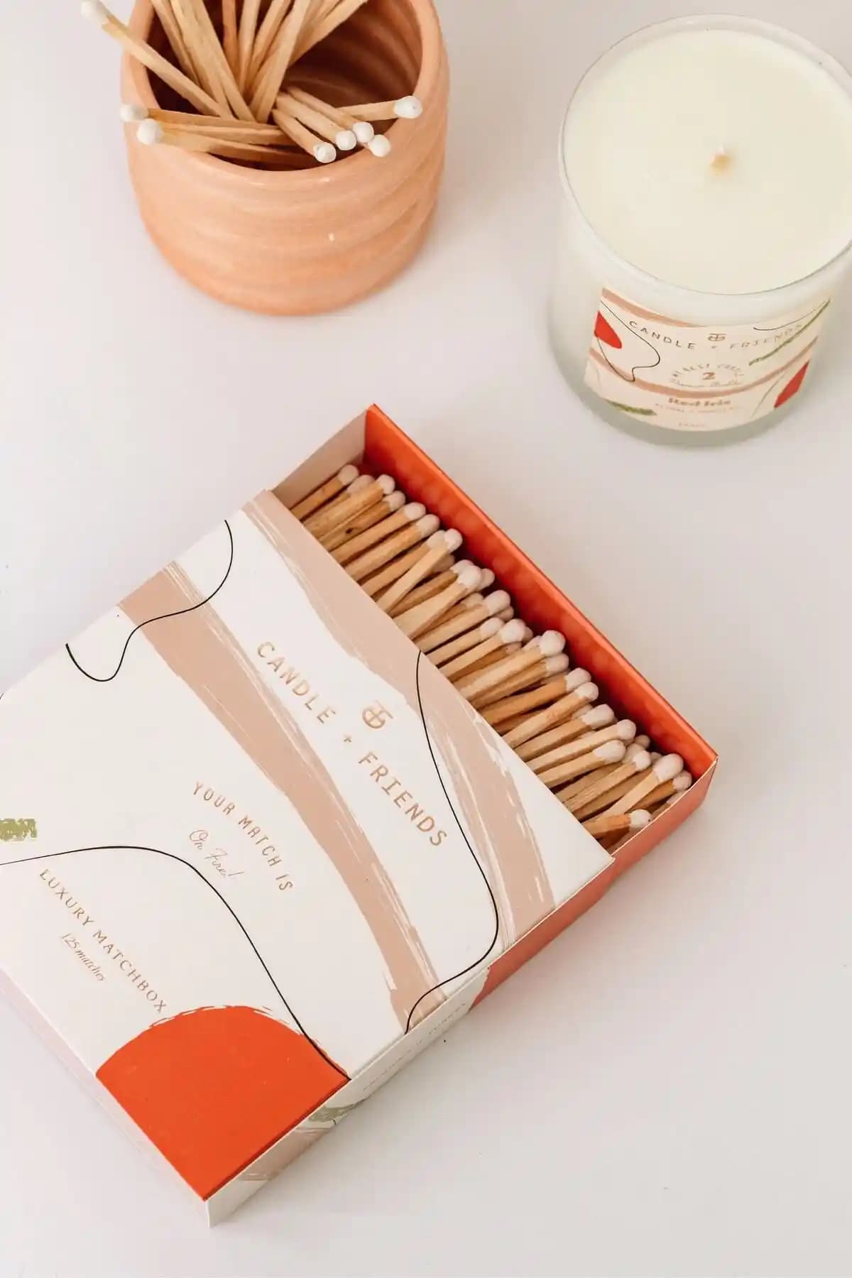 Candle and Friends No.2 Red Iris Uzun Beyaz Uçlu Kibrit Kutusu İncelemesi ve Kullanım Rehberi