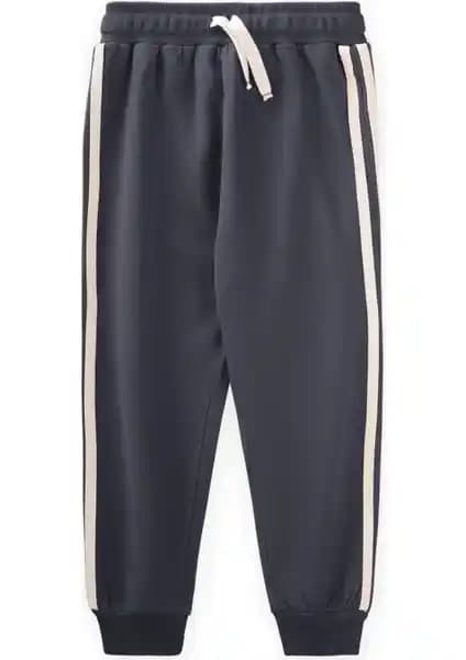 Çocuklar İçin Cigit Şerit Detaylı Eşofman ve Müslin Pantolon Karşılaştırması