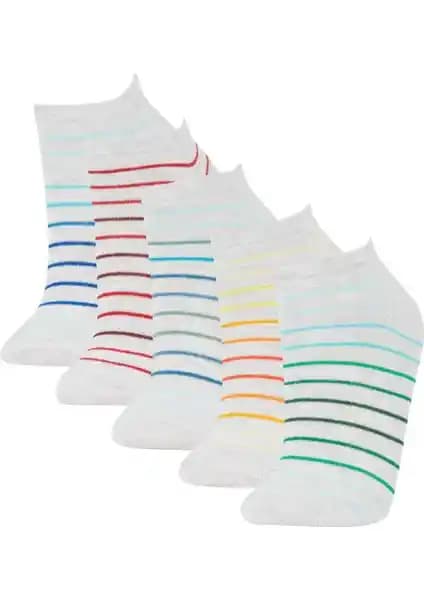 DeFacto Erkek Çocuk Çorapları Karşılaştırması: Konfor ve Tasarım Farklılıkları