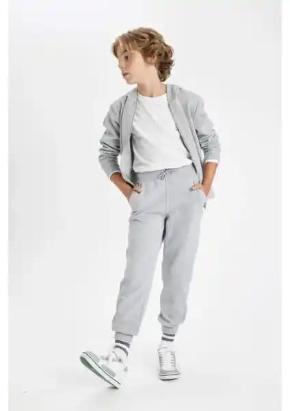 DeFacto Erkek Çocuk Eşofmanları Karşılaştırması: Rahat ve Şık Seçenekler