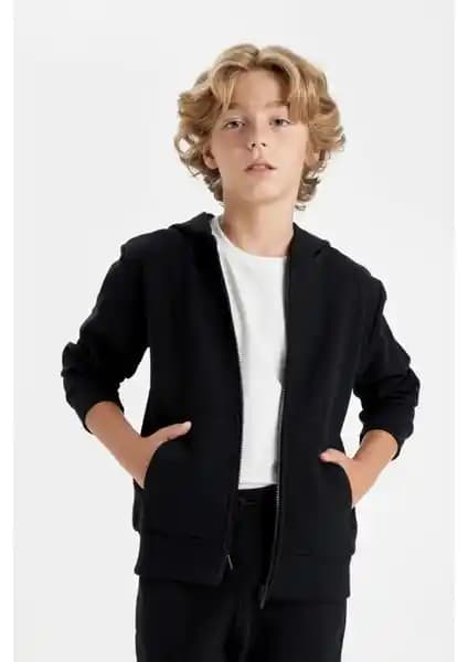 DeFacto Erkek Çocuk Giyim Ürünleri Karşılaştırması ve Özellikleri Analizi