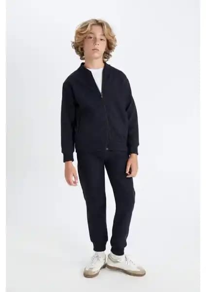 DeFacto Erkek Çocuk Lacivert Eşofman Altı: Rahat ve Dayanıklı Kışlık Spor Giyim