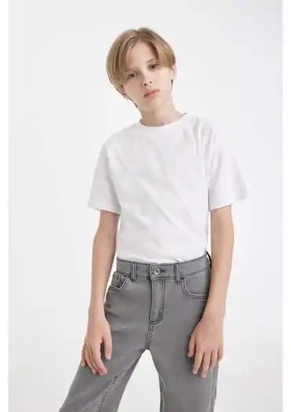 DeFacto ve Mavi Erkek Çocuk Tişörtleri Karşılaştırması: Stil ve Konfor Analizi