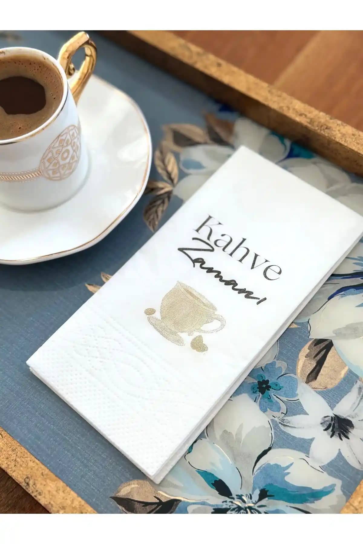 Kahve Zamanı Temalı Sunum Peçetesi: Estetik ve Fonksiyonellik Sunan Pratik Masa Aksesuarı