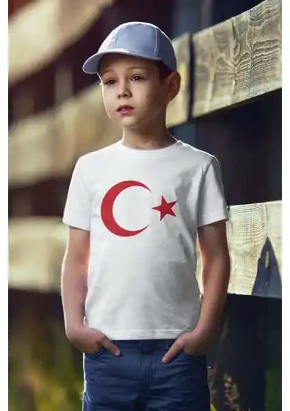 Kinderos ve Yesemek Türk Bayraklı Çocuk Tişörtleri Karşılaştırması