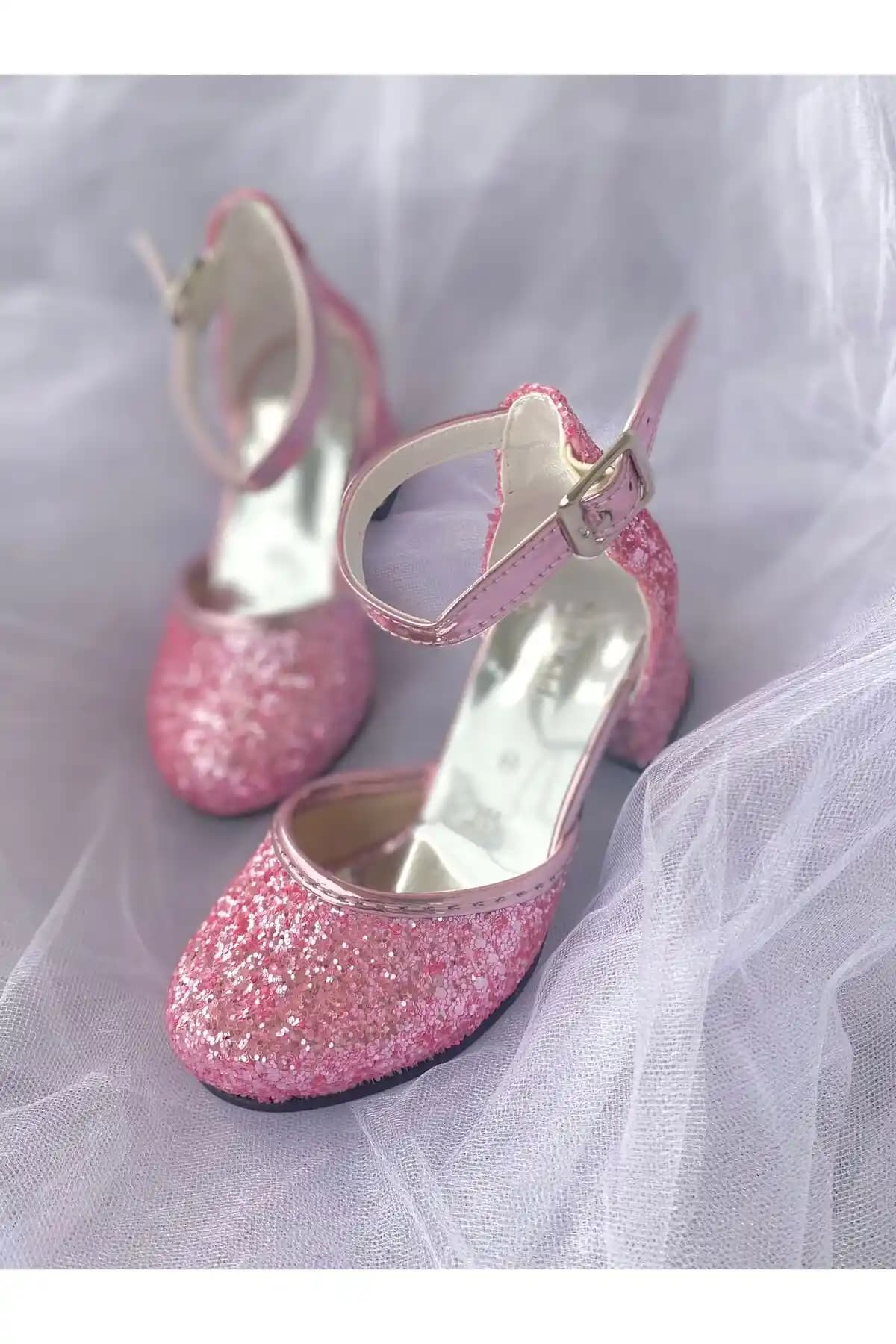 Patik Bebe Kız Çocuk Topuklu Abiye Ayakkabısı Şıklık ve Konfor Sunan Tasarım