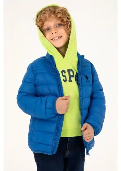 U.S. Polo Assn. Erkek Çocuk Kobalt Montu: Şıklık ve İşlevselliğin Bir Arada Olduğu Tasarım