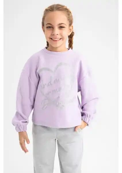 DeFacto Kız Çocuk Crop Bisiklet Yaka Sweatshirt: Günlük Şıklık ve Konfor Sunan Modern Tasarım