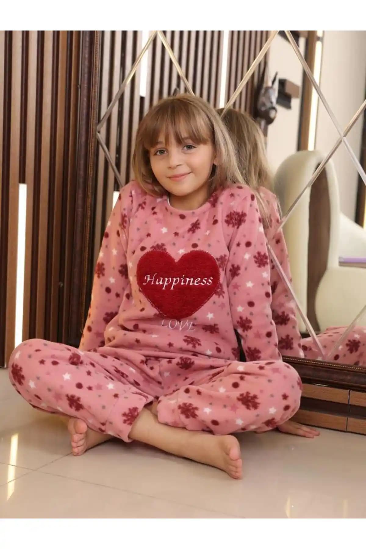 Happiness Çocuk Polar Kışlık Pijama Takımı: Rahat ve Şık Tasarım ile Sıcak Tutma Özelliği