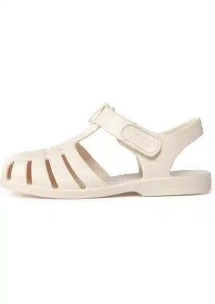 İki Popüler Çocuk Sandalet Modelinin Detaylı Karşılaştırması ve Kullanıcı Yorumları