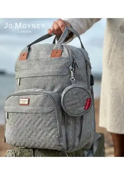 Jo Moyner ve Stylo Paris Anne Bebek Bakım Çantası Karşılaştırması ve Özellikleri