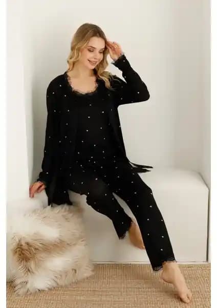 Nisanca Sabahlıklı Dantel Detaylı Pegasus Kadın Pijama Takımı: Şıklık ve Rahatlık Bir Arada