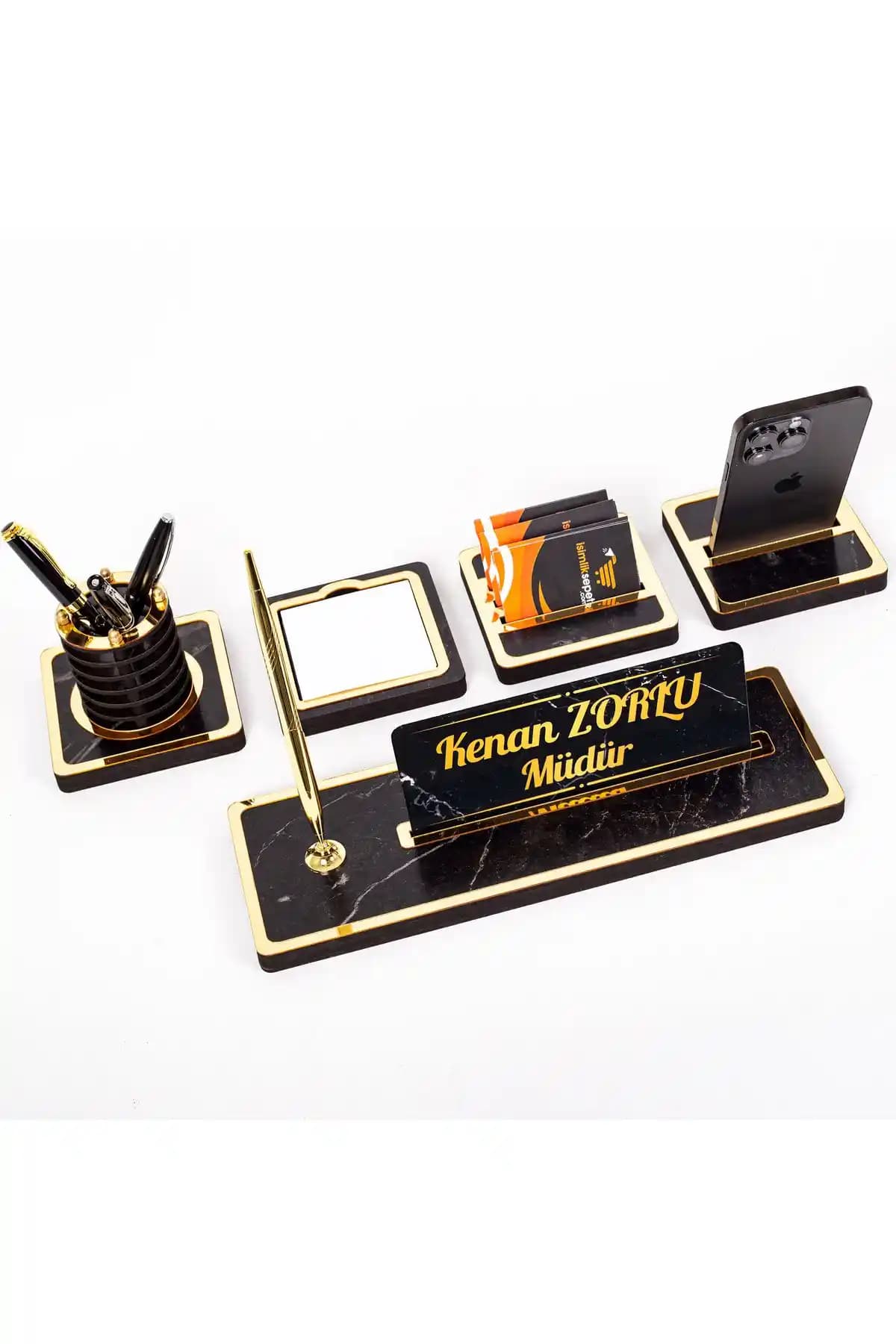 İsimliksepeti ve Ofistike Ofis İsimliği Karşılaştırması: Estetik ve Kullanışlılık Analizi