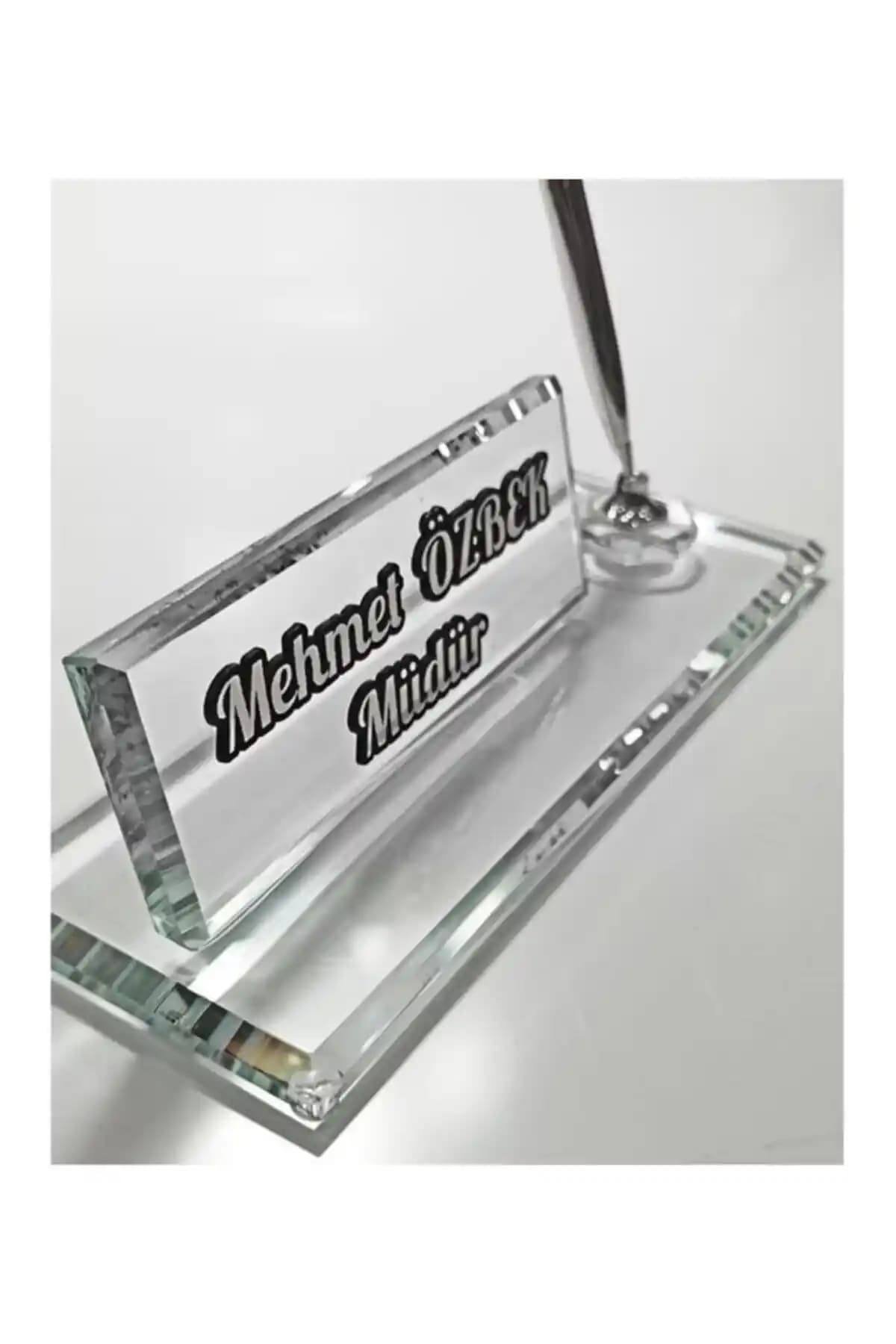 MERTKRİSTAL ve Suba Kristal Masa İsimlikleri Karşılaştırması: Ofis Dekorasyonunda Şıklık ve Kalite