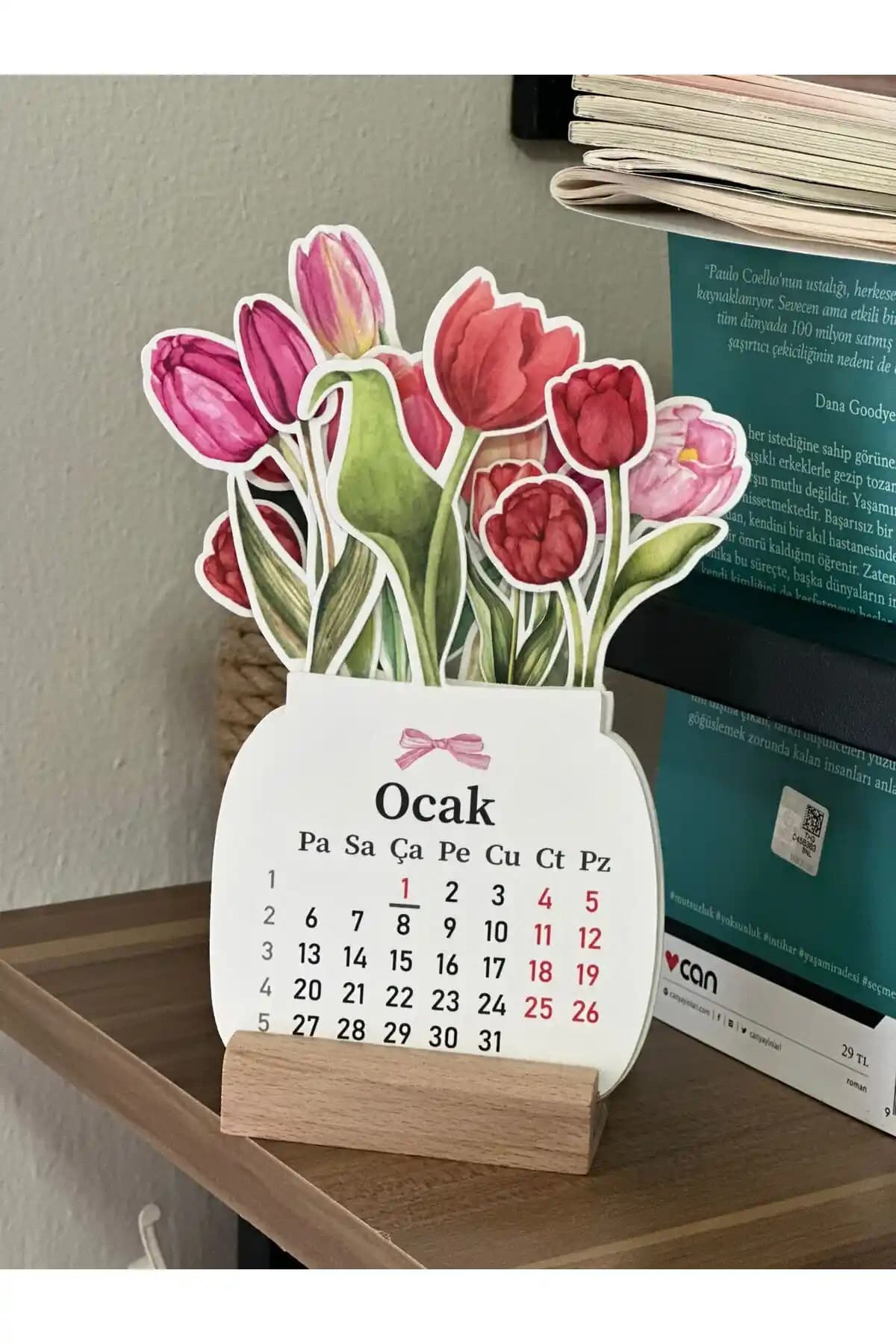 Etiketçi Paşa 2025 Ahşap Ayaklı Çiçekli Mini Takvim Modern Ofis ve Dekorasyon İçin