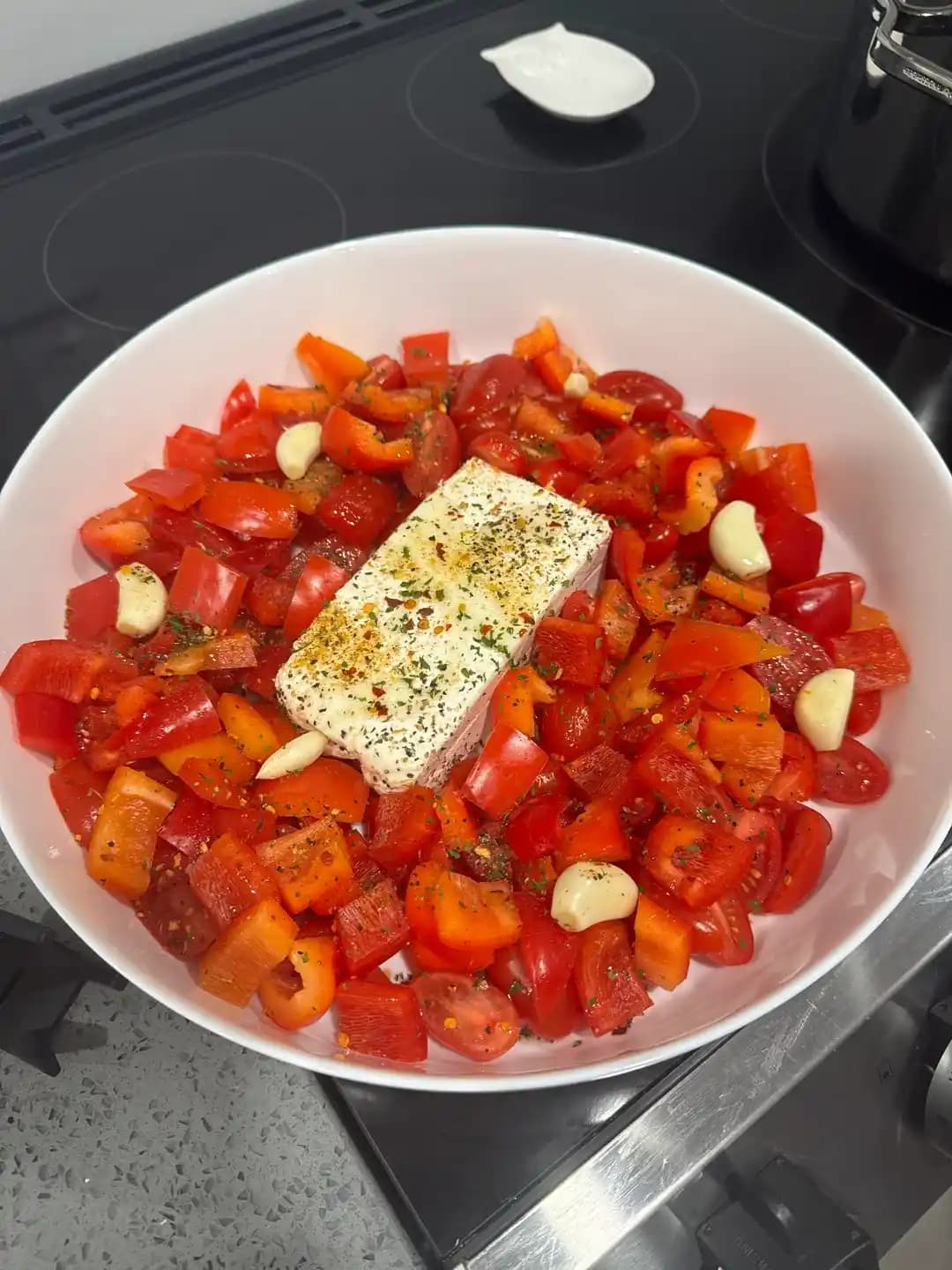 10 Doların Altında Krem Peynirli Sebzeli Pratik Makarna Tarifi