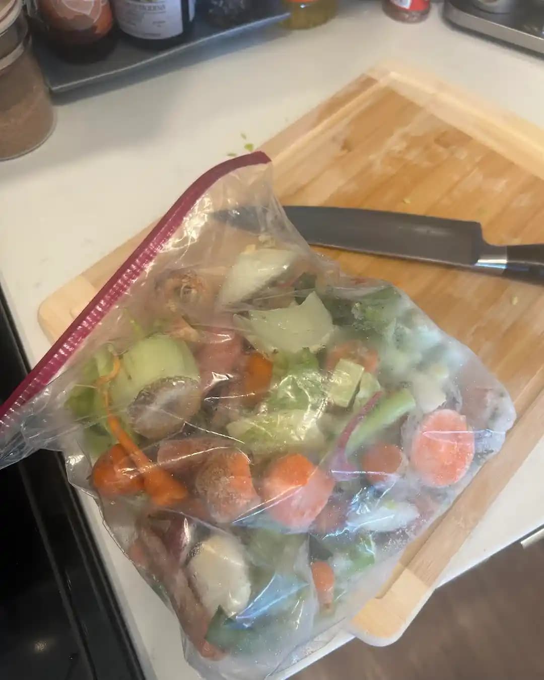 Artan Sebze ve Et Atıklarından Ekonomik ve Lezzetli Stok Çorbası Hazırlama Yöntemi