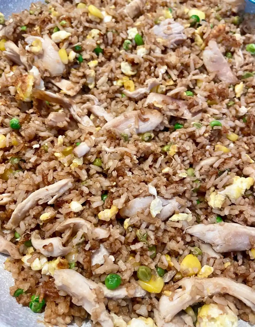 Artan Yemeklerle Pratik Tavuklu Kızarmış Pilav Hazırlama Yöntemleri ve İpuçları