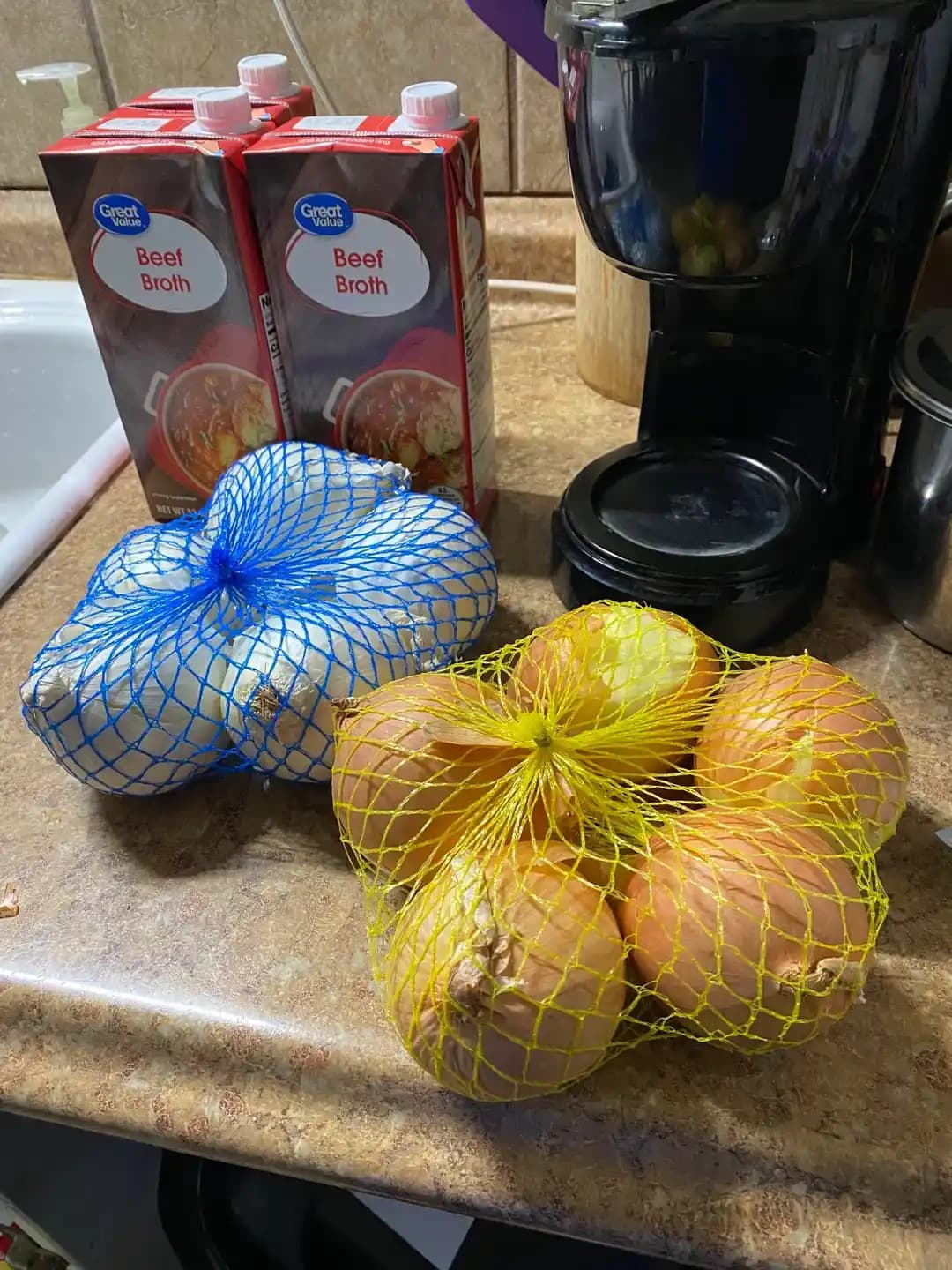 Fransız Soğan Çorbası Tarifleri ve Karamelize Soğan Püf Noktalarıyla Hazırlanışı