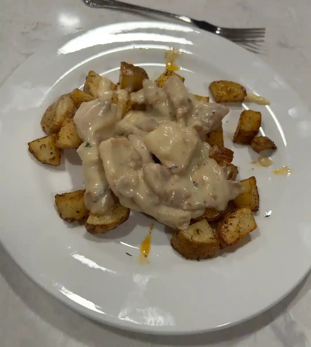 Artan Tavuk ve Fırınlanmış Patatesle Pratik Akşam Yemeği Hazırlama Rehberi