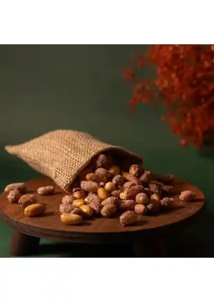 Çakır Çerez'in Tuzlu Fıstık İçi ve Standart Karışık Ürünlerinin Karşılaştırması