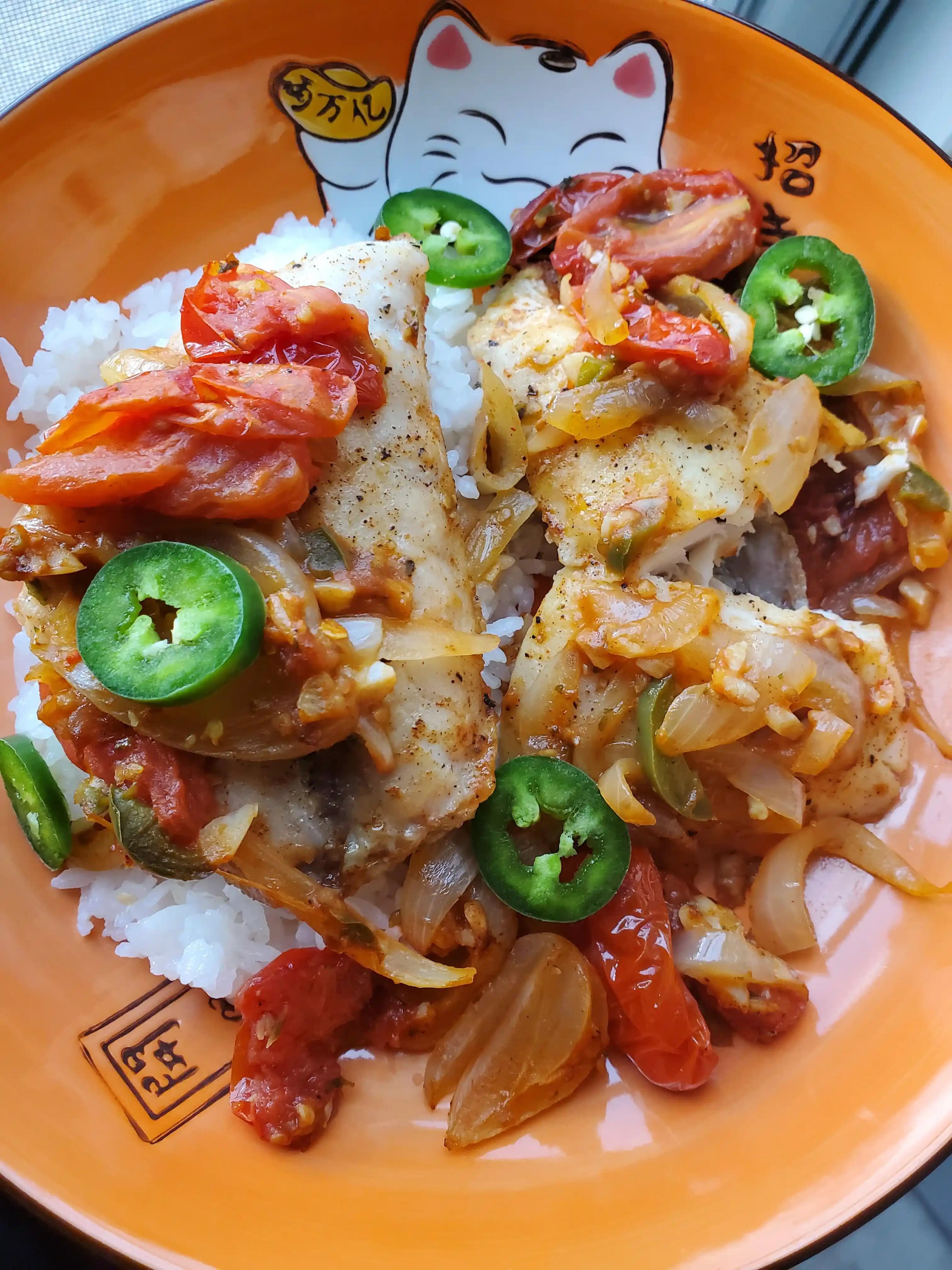 Dondurulmuş Kırmızı Çipura ile Domates ve Soğanlı Pratik Balık Tarifi